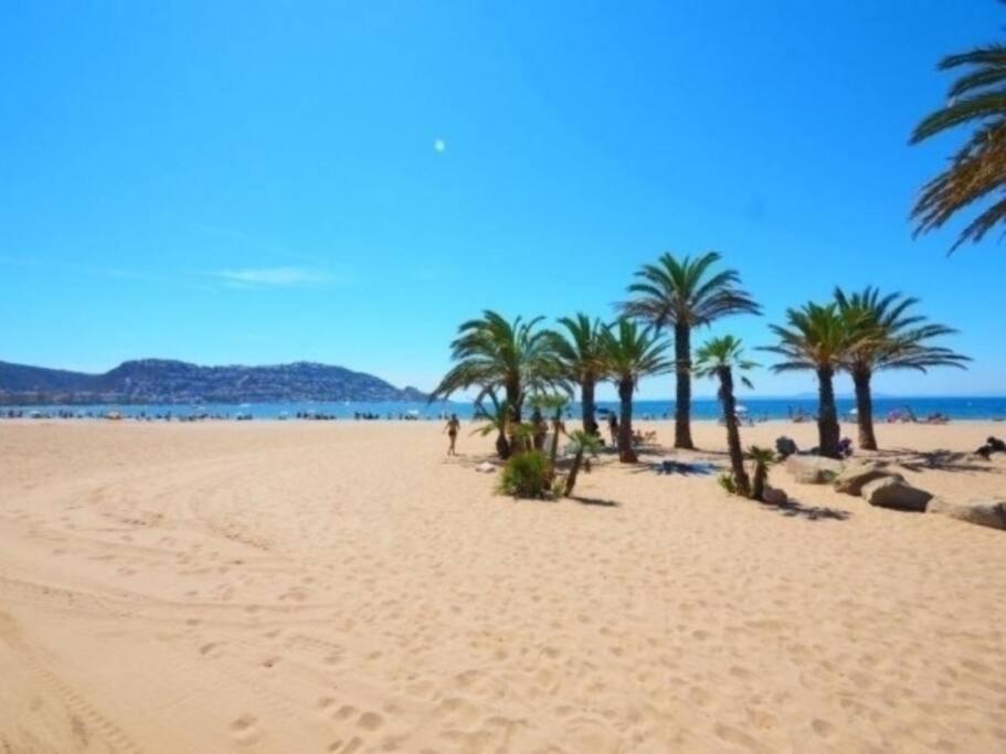 Nautilus Agradable Villa A 5 Minutos A Pie De La Playa روساس المظهر الخارجي الصورة